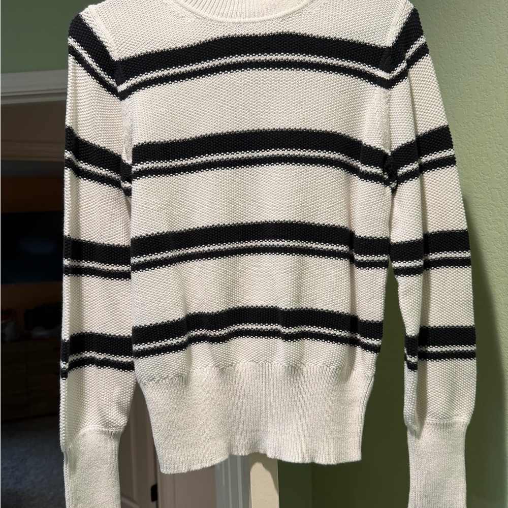 GAP Men's Crewneck Sweater in Black and White Stripes